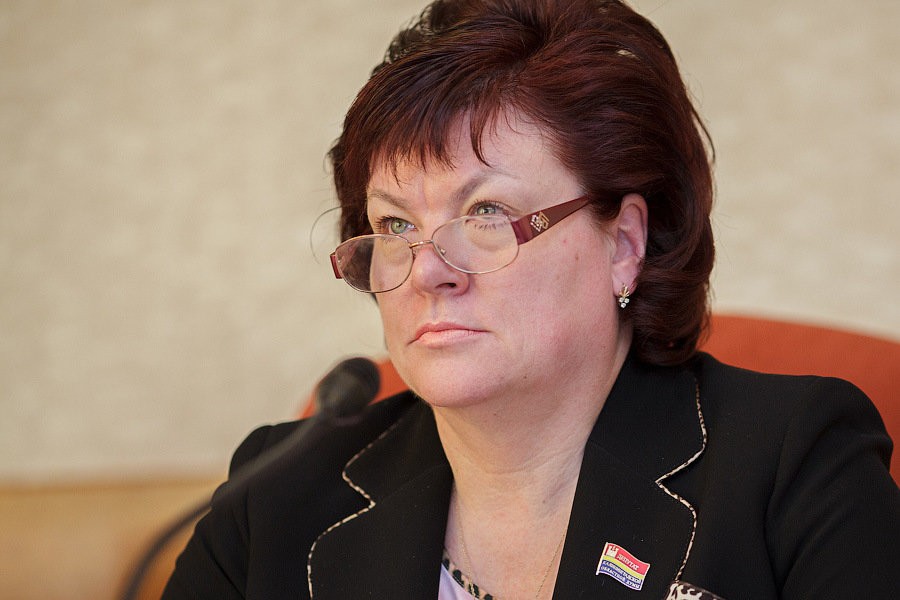 Спикер облдумы посетовала, что не все депутаты платят налоги