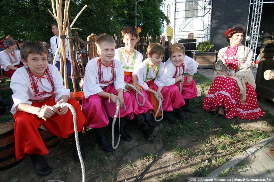 «Смешались в кучу кони, люди»: фоторепортаж с представления на площади