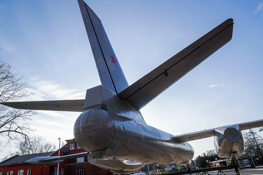 Самолет на ржавом заборе: как в Чкаловске благоустроили Аллею героев авиации