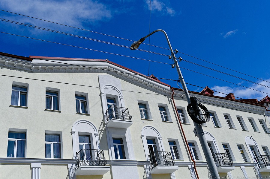 В Калининграде завершают ремонт памятника, у которого в 2018-м обрушился фасад (фото)