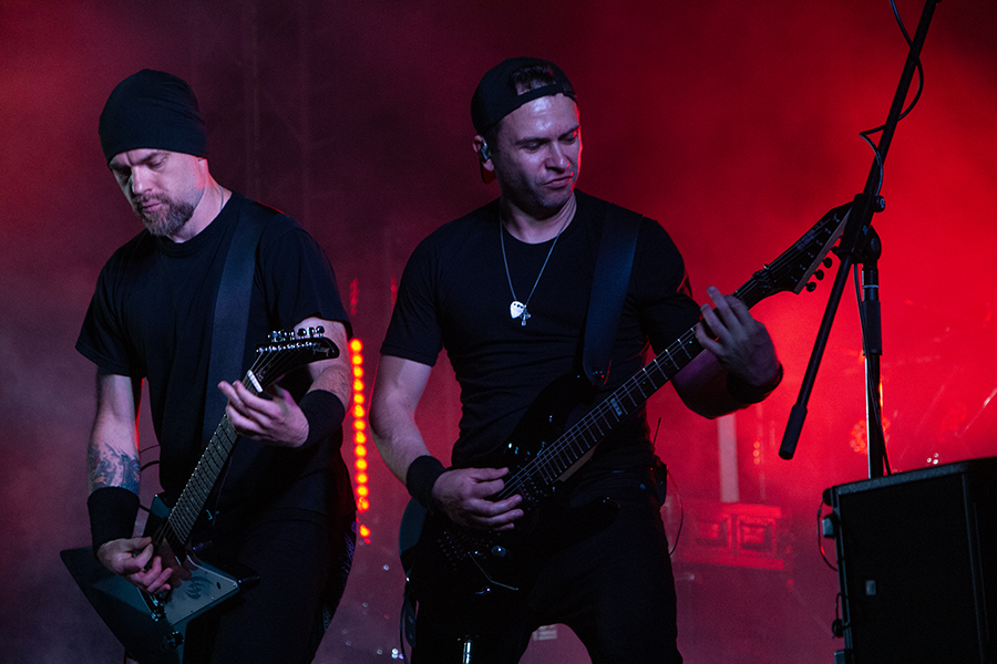 Марафон мировых хитов: в Калининграде прошёл рок-фестиваль с трибьют-шоу (фото)