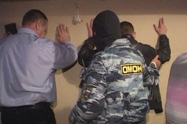 За ночь полицейские закрыли в Калининграде 20 подпольных казино, изъято 340 тыс рублей (+фото)