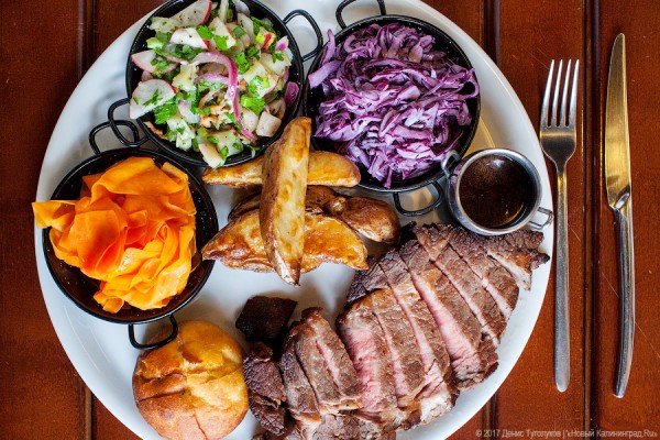 Клопс ты рваный: что нужно есть в буфете «Блютгерихт» прямо сейчас