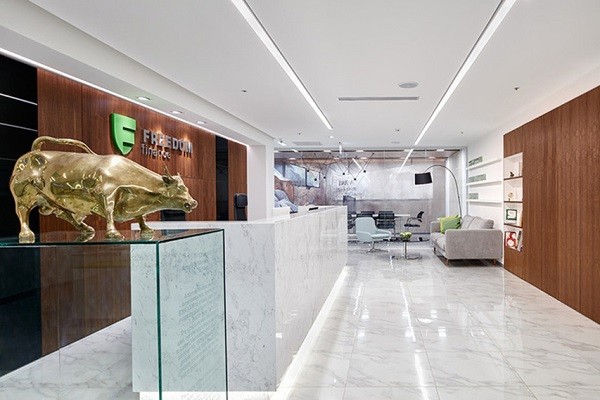 «Фридом Финанс» открыл калининградцам доступ на Wall Street