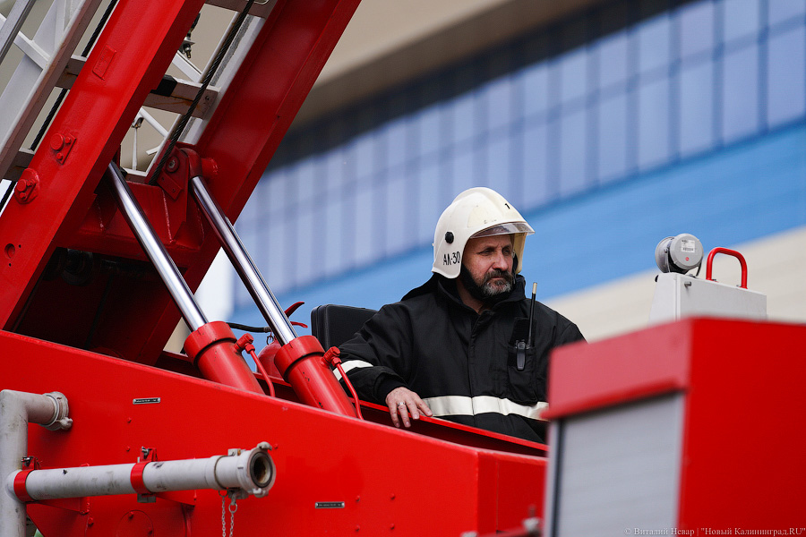 «Сложная архитектура»: как пожарные тренируются перед ЧМ-2022 по волейболу (фото)