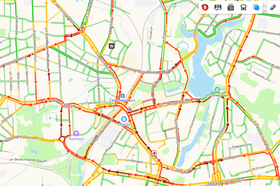 В пятницу Калининград встал в 9-балльных пробках