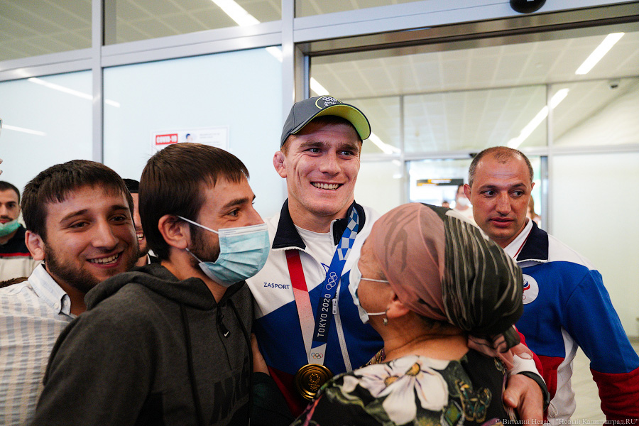 «Калининград приветствует победителя»: как Мусу Евлоева встречали в «Храброво» (фото)