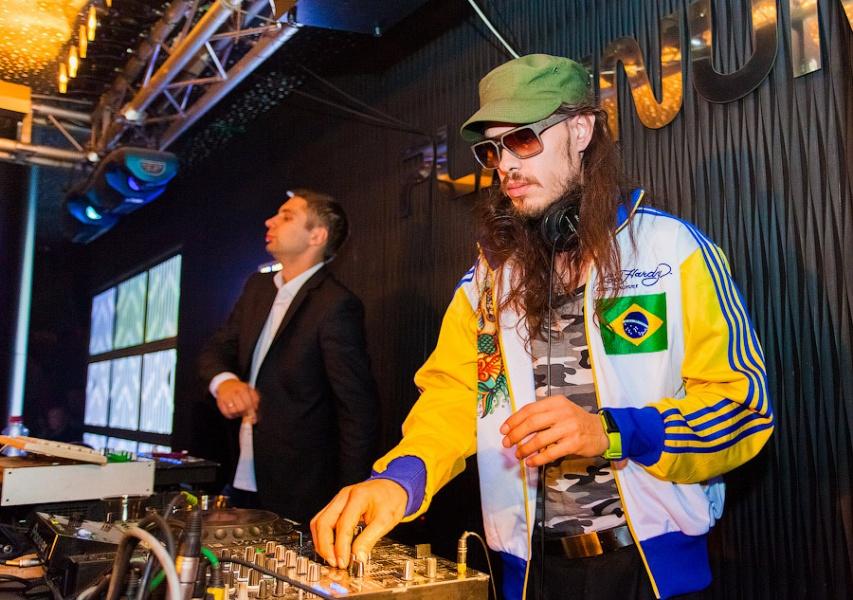 «Пока хавает пипл»: фоторепортаж с концерта Богдана Титомира