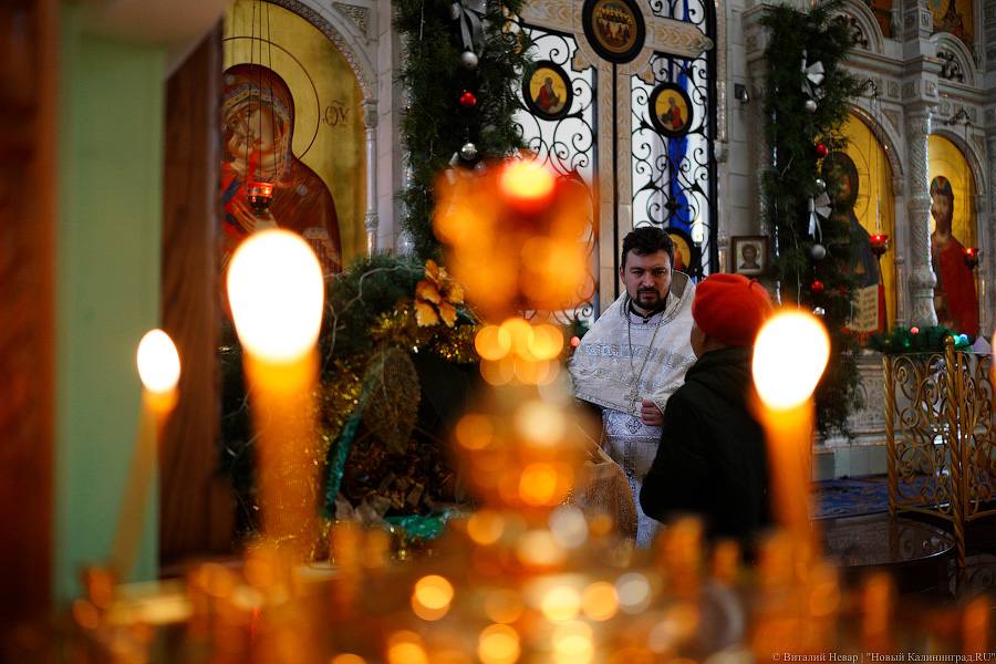 С ними Бог и Андреевский флаг: в Балтийске морпехи прошли крестным ходом к храму (фото)