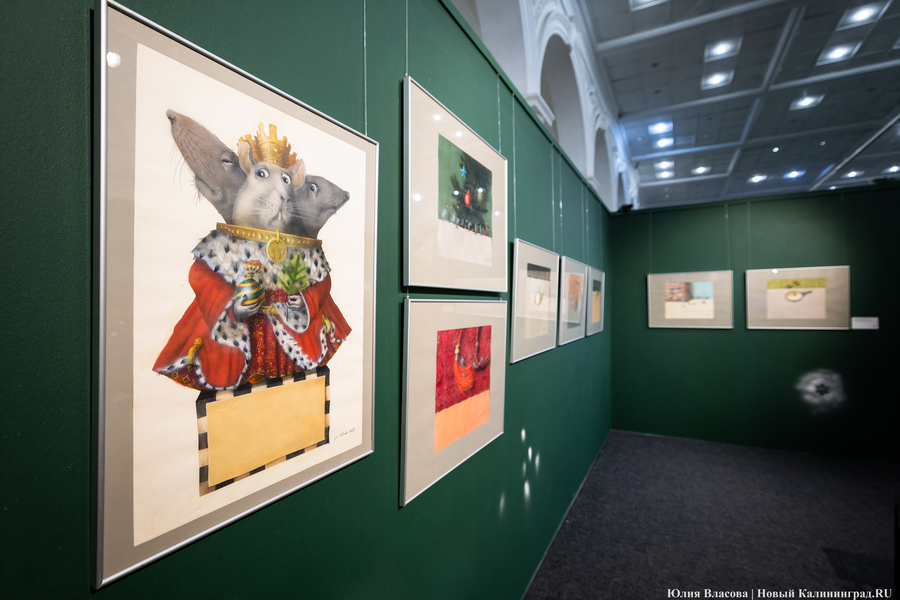 Символы Рождества и мир Гофмана: в Музее искусств открыли новогодний проект (фото)