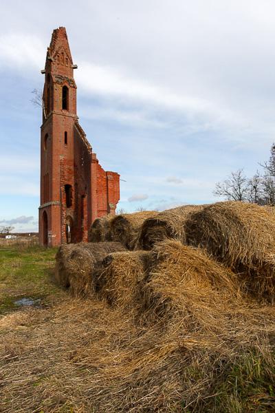 В списках не значится: в полузабытом поселке обрушается «несуществующая» кирха