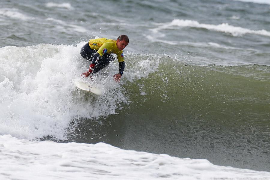 На волне «профи»: фоторепортаж с Чемпионата по серфингу в Зеленоградске