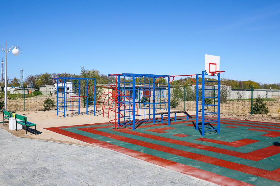 Далеко ли до Юрмалы: как губернатор Николай Цуканов стройплощадку Театра эстрады навещал