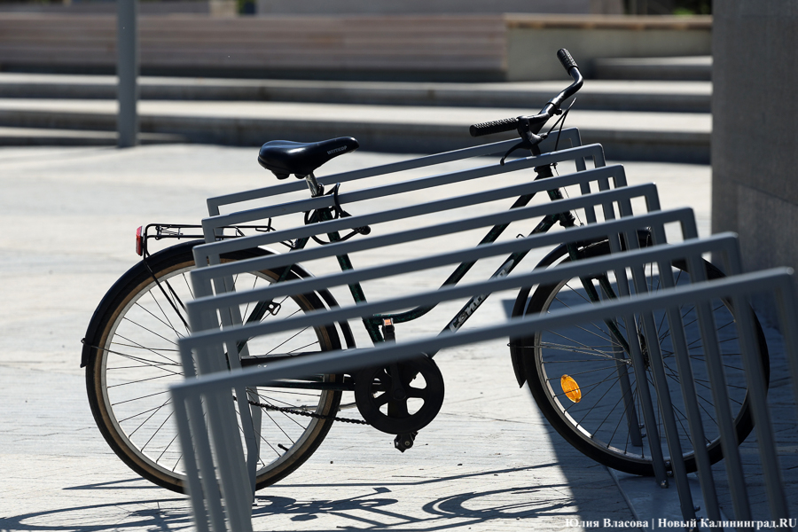 На площади у Дома искусств завершается благоустройство. Вот как она выглядит (фото)
