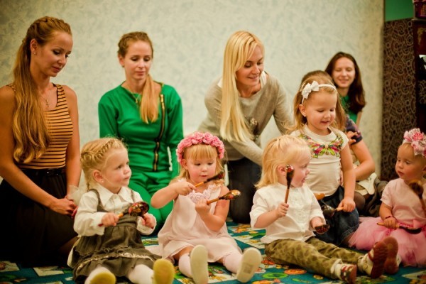 Открыт набор в группы раннего развития и подготовки к школе «Белая Ворона»