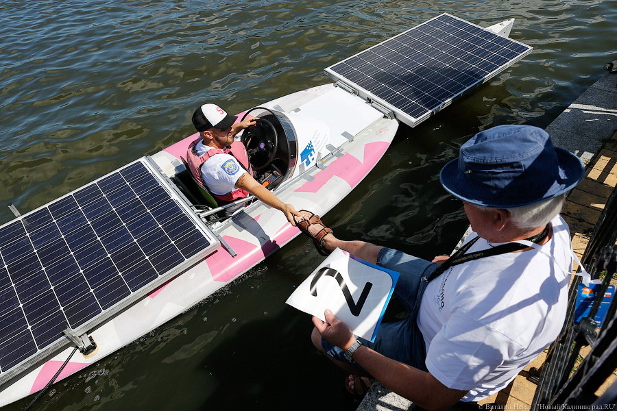 Стартовали: в Калининграде прошли соревнования лодок на солнечных батареях