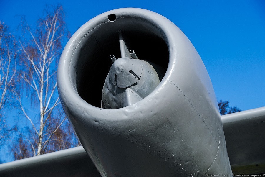 Самолет на ржавом заборе: как в Чкаловске благоустроили Аллею героев авиации