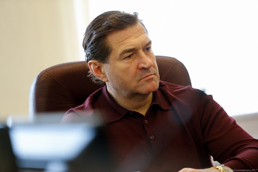 «Какие ко мне претензии?»: что известно о визите силовиков в бизнес-центр Шкиля