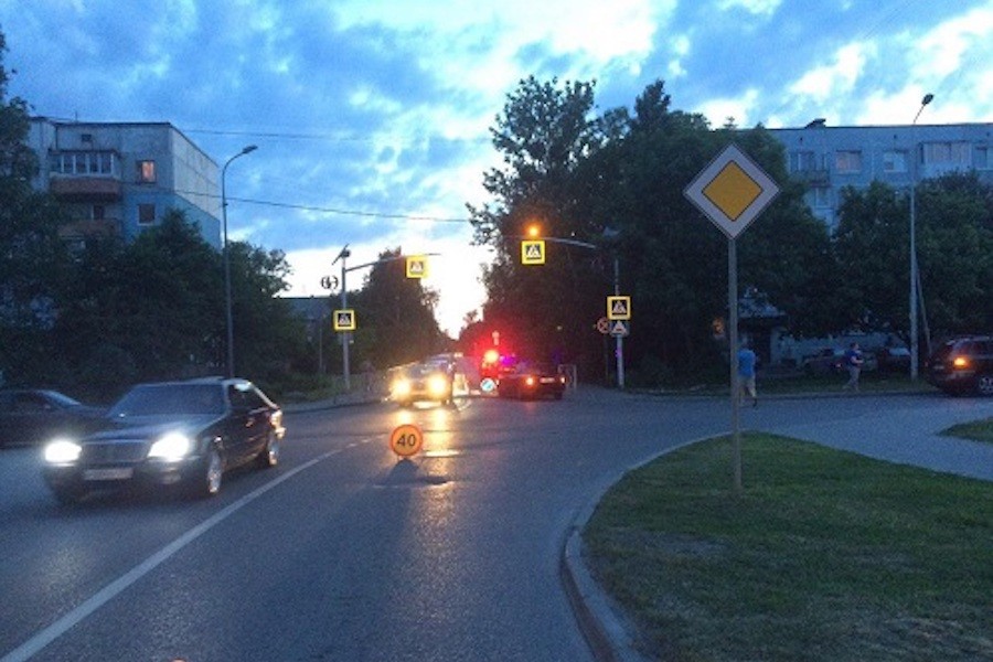 На Невского «Митцубиси» сбил 15-летнего подростка на переходе (фото)