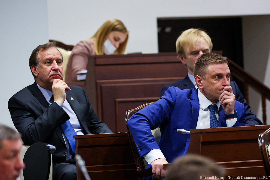 Карты, фотки, все дела: ежегодный отчет Антона Алиханова в фотографиях