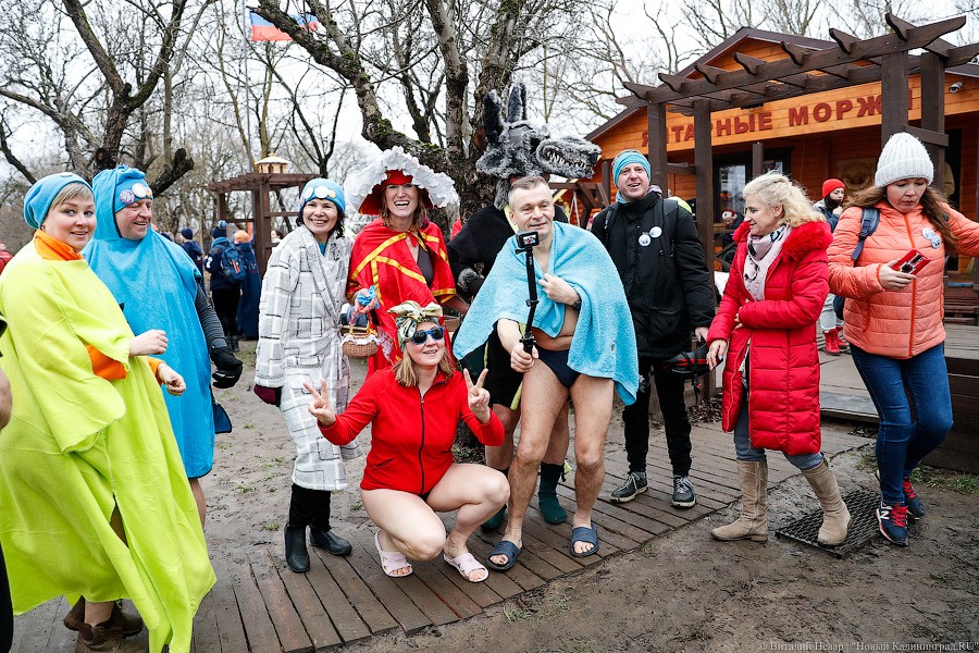 Холодный мир: на Шенфлизе прошли купания польских и калининградских моржей (фото)