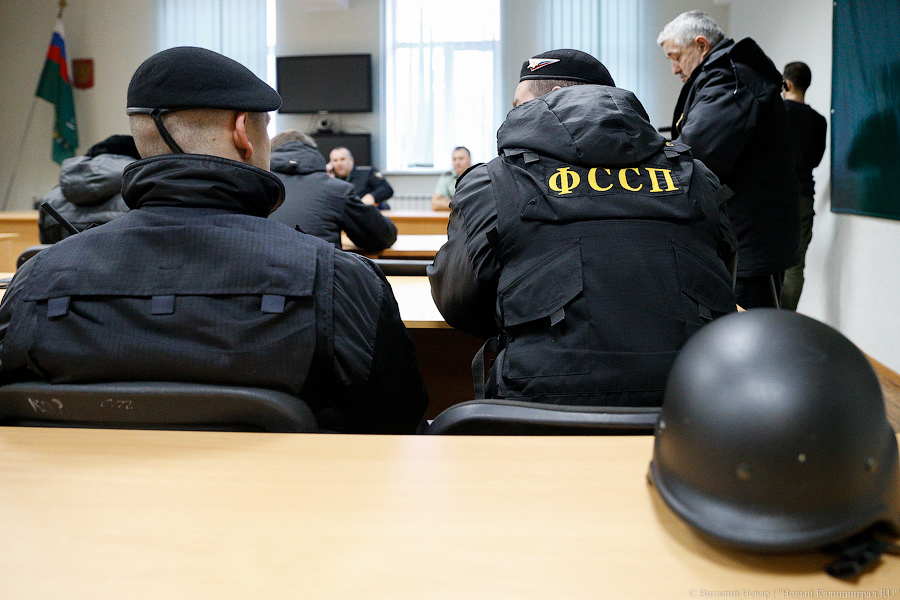 В Калининградской области приставы арестовали у фирмы автопарк за долг по электричеству