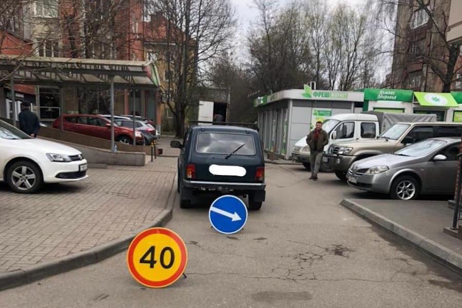 На Ленинском проспекте выезжавшая с парковки «Лада» сбила пенсионера