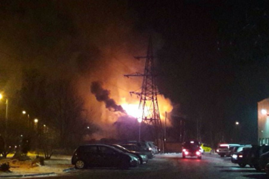 В Калининграде горит банно-гостиничный комплекс (фото)