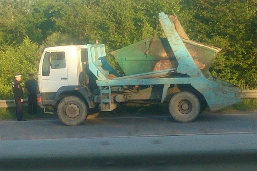 В Калининграде перевернулся троллейбус с 8 пассажирами, ехавший из пос. им. Космодемьянского (фото)