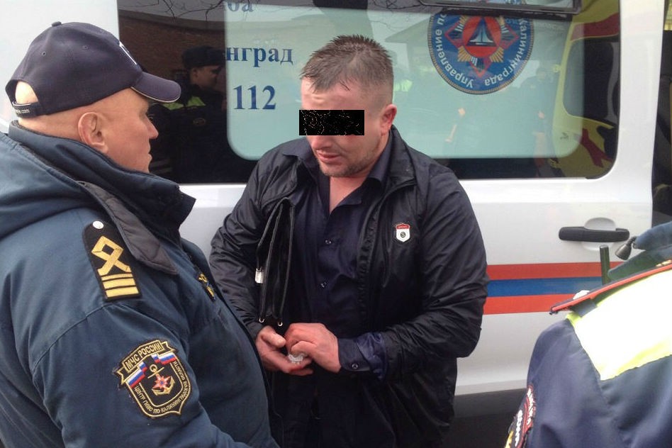 Мужчину, нырнувшего в Верхнее озеро за документами, спасли сотрудники МЧС