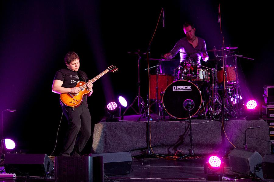 «Белая песня»: фоторепортаж с концерта Светланы Сургановой