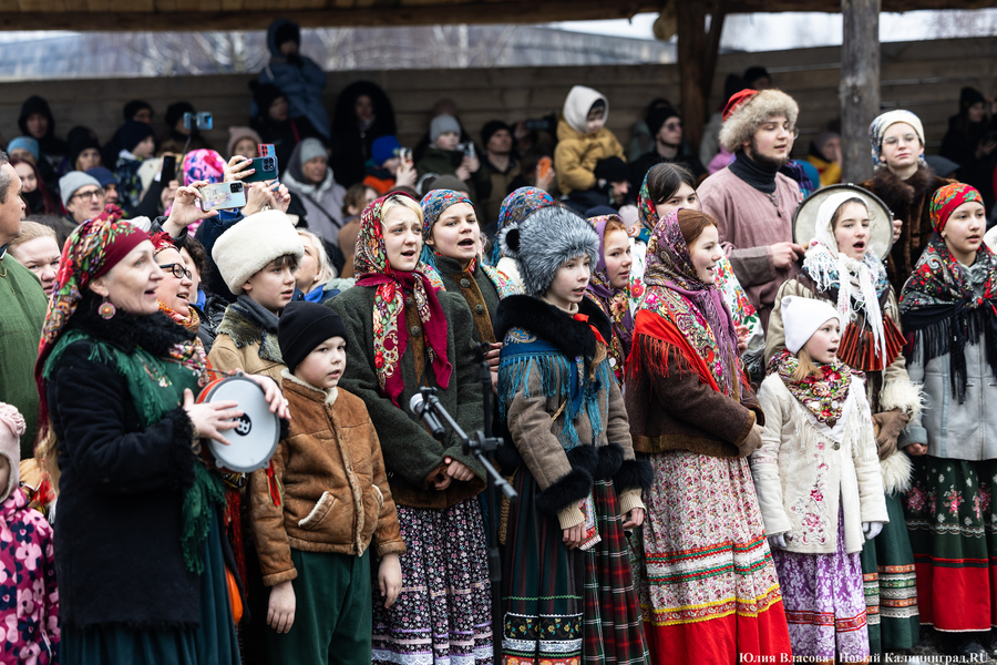 Блины, пляски и огонь: как отпраздновали Масленицу в поселении викингов «Кауп»