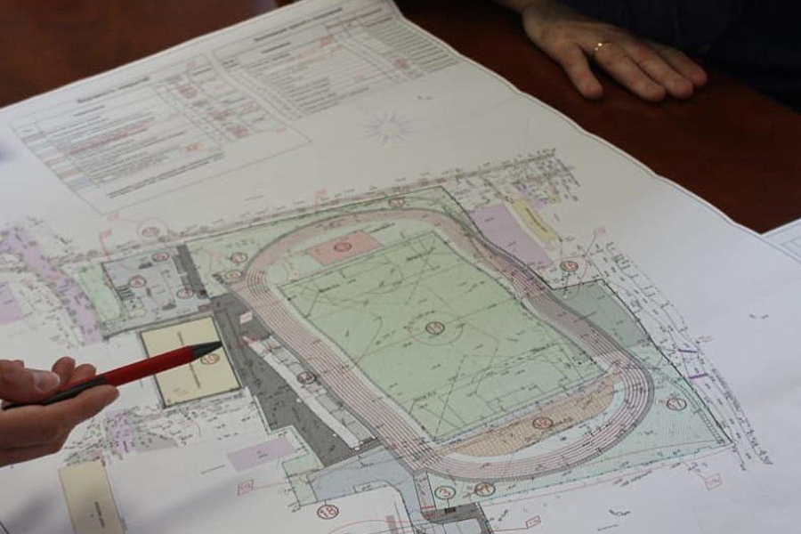 Стадион в Пионерском планируют ввести в эксплуатацию до конца года