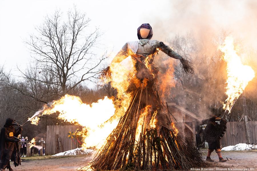 Блины, пляски и огонь: как отпраздновали Масленицу в поселении викингов «Кауп»