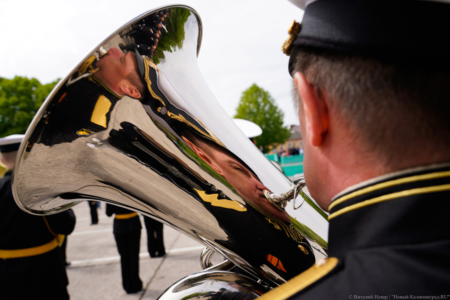 Пушки и «мини-Петр»: в Балтийске прошёл парад в честь Дня Балтфлота (фото)
