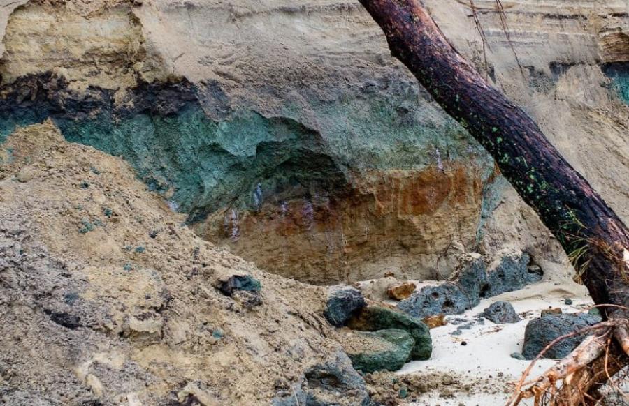 Возле Зеленоградска на побережье на ребенка обрушился склон