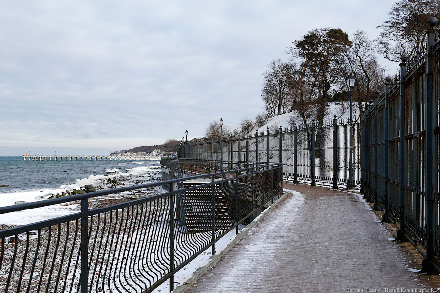 Под давлением: что происходит с берегом у резиденции президента в Пионерском