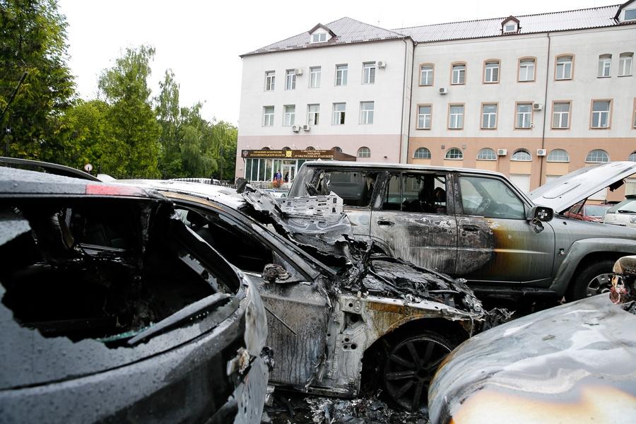 Охранник: машину Косенкова взорвали двое мужчин в масках (фото)