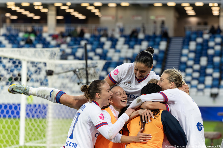 «Дерби двух столиц»: как футболистки ЦСКА обыграли «Зенит» на «Ростех Арене» (фото)