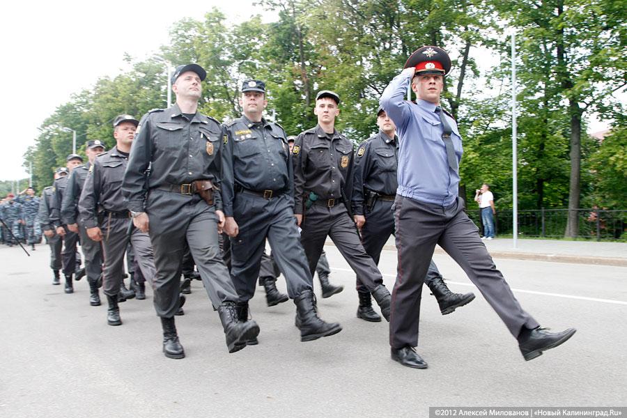 «К дежурству готовы»: фоторепортаж со смотра личного состава полиции