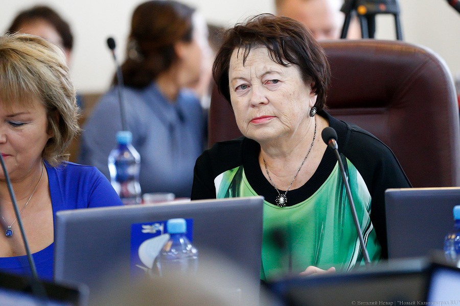 Депутаты горсовета «замерзли в верхней одежде» в подростковом клубе Калининграда