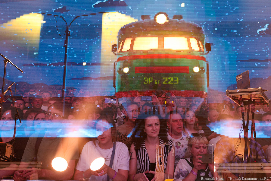 В Калининграде прошёл концерт группы «Кино». Голос Виктора Цоя оцифровали (фото)