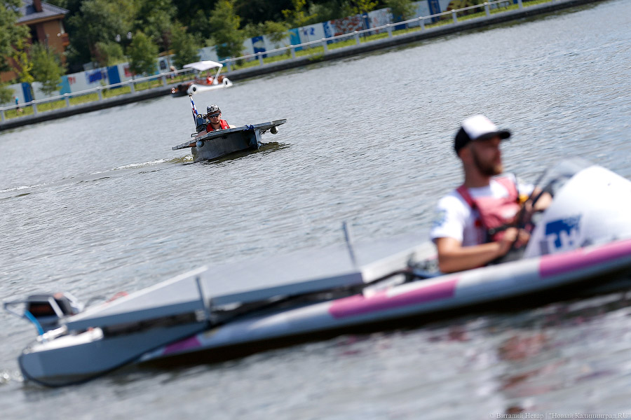 Стартовали: в Калининграде прошли соревнования лодок на солнечных батареях