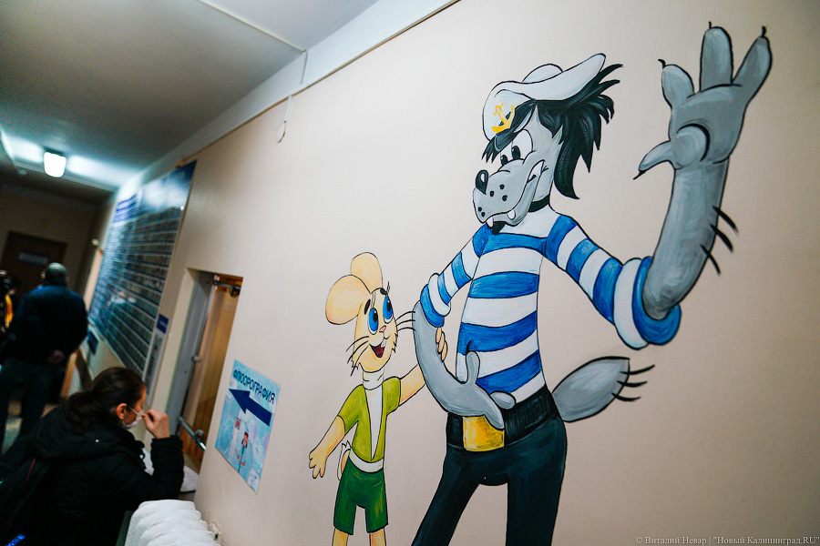 Крутые лестницы и рентген на улице: как живет выселенная с ул. Расковой поликлиника