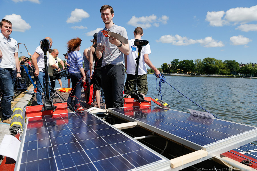 Стартовали: в Калининграде прошли соревнования лодок на солнечных батареях