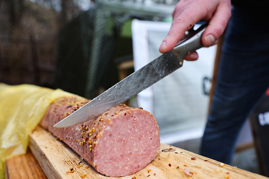 «Причинить» праздник: как у Королевских ворот прошел бывший День длинной колбасы (фото)