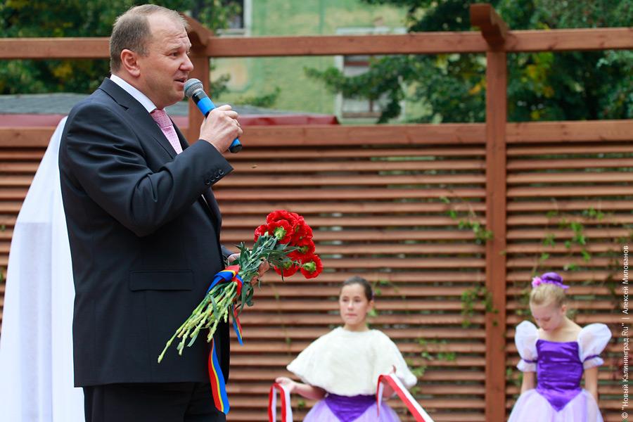 "Фиалки, вальсы и мазурка": фоторепортаж "Нового Калининграда.Ru"