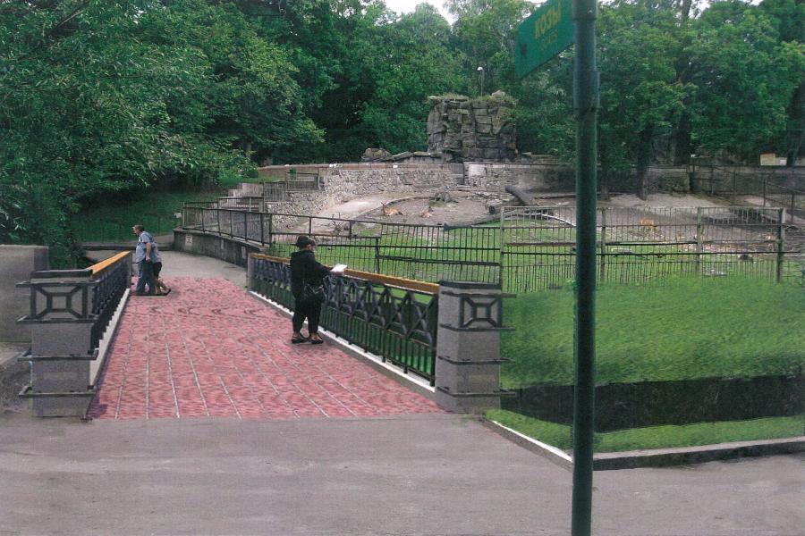 В зоопарке Калининграда начали ремонтировать мост ХIХ века