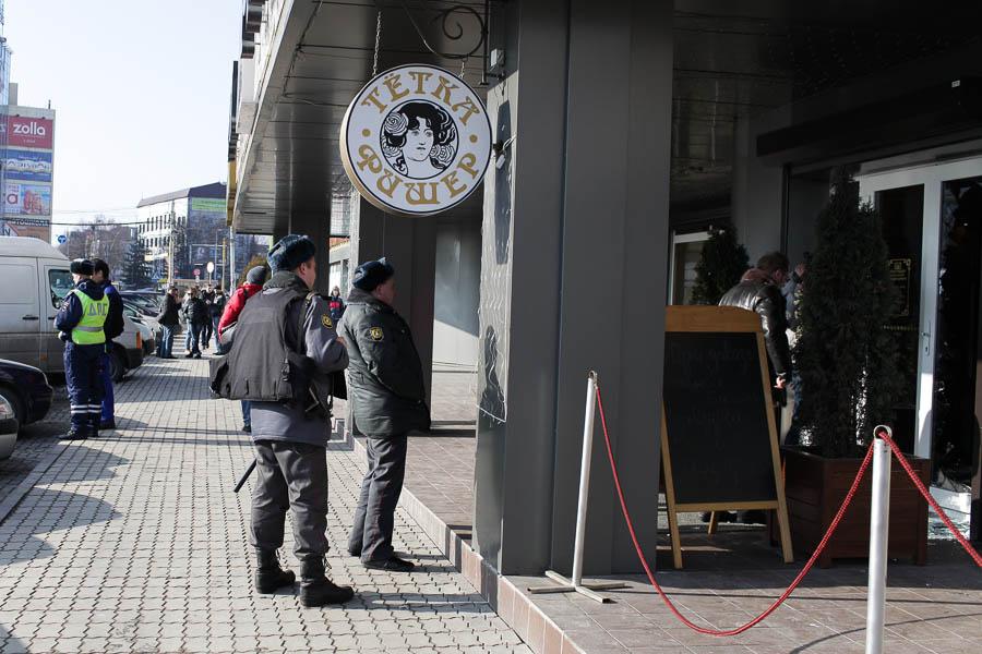 В Калининграде в ресторане «Тетка Фишер» неизвестные с битами напали на посетителей (+фото)