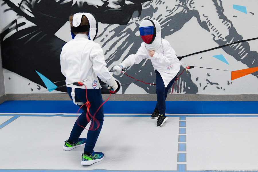 На острие атаки: в Калининграде открылась первая школа фехтования